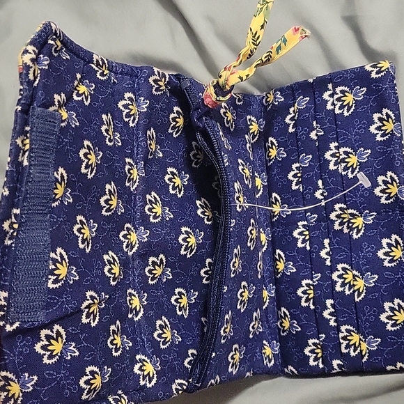 Retired Vera Bradley Maison Blue Tri-fold Clutch Wallet - Picture 5 of 7